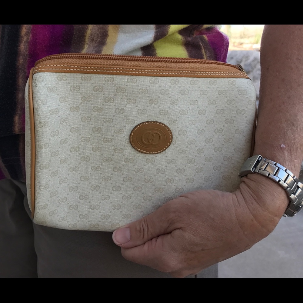 Vintage Gucci Travel/Clutch Cosmetic Bag - Picture 5 of 5